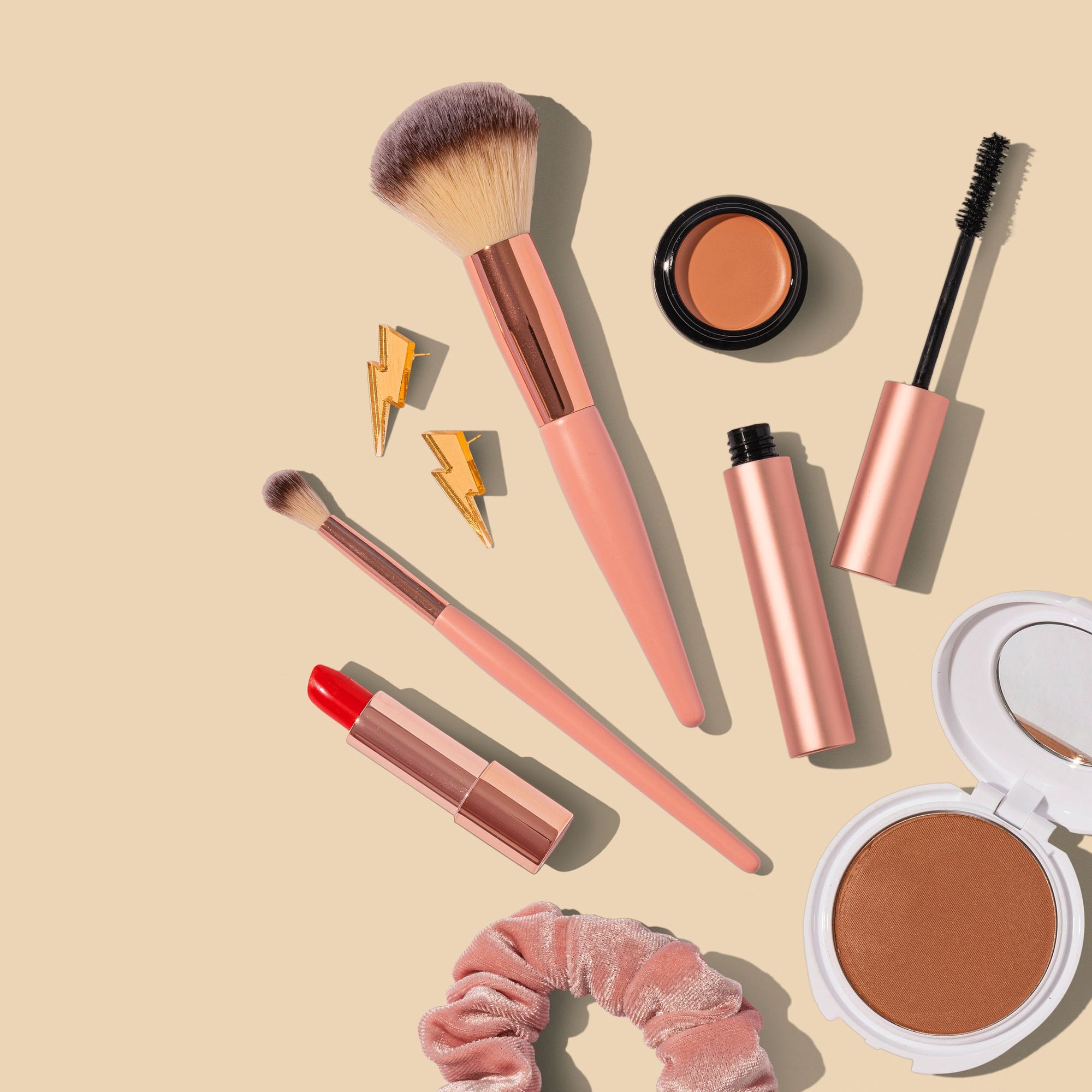 Earn Bitcoin on Beauty & Makeup Essentials for the Holidays!